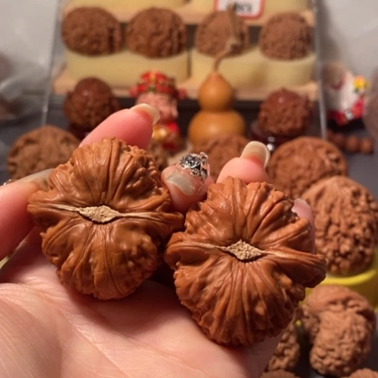 文玩核桃吊坠44球白