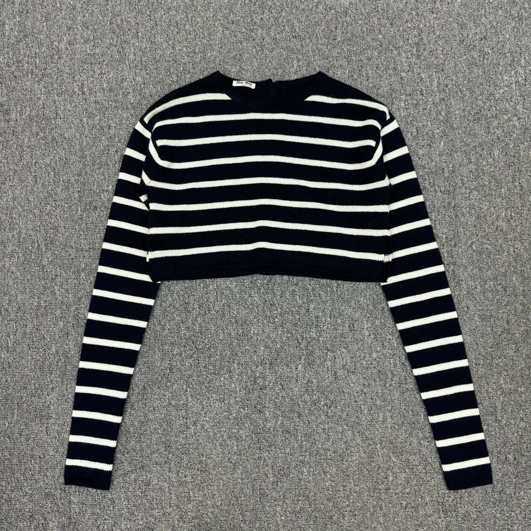 99新 MIU MIU/缪缪 nz 条纹短款长袖毛衣外套 38码99新 10309330