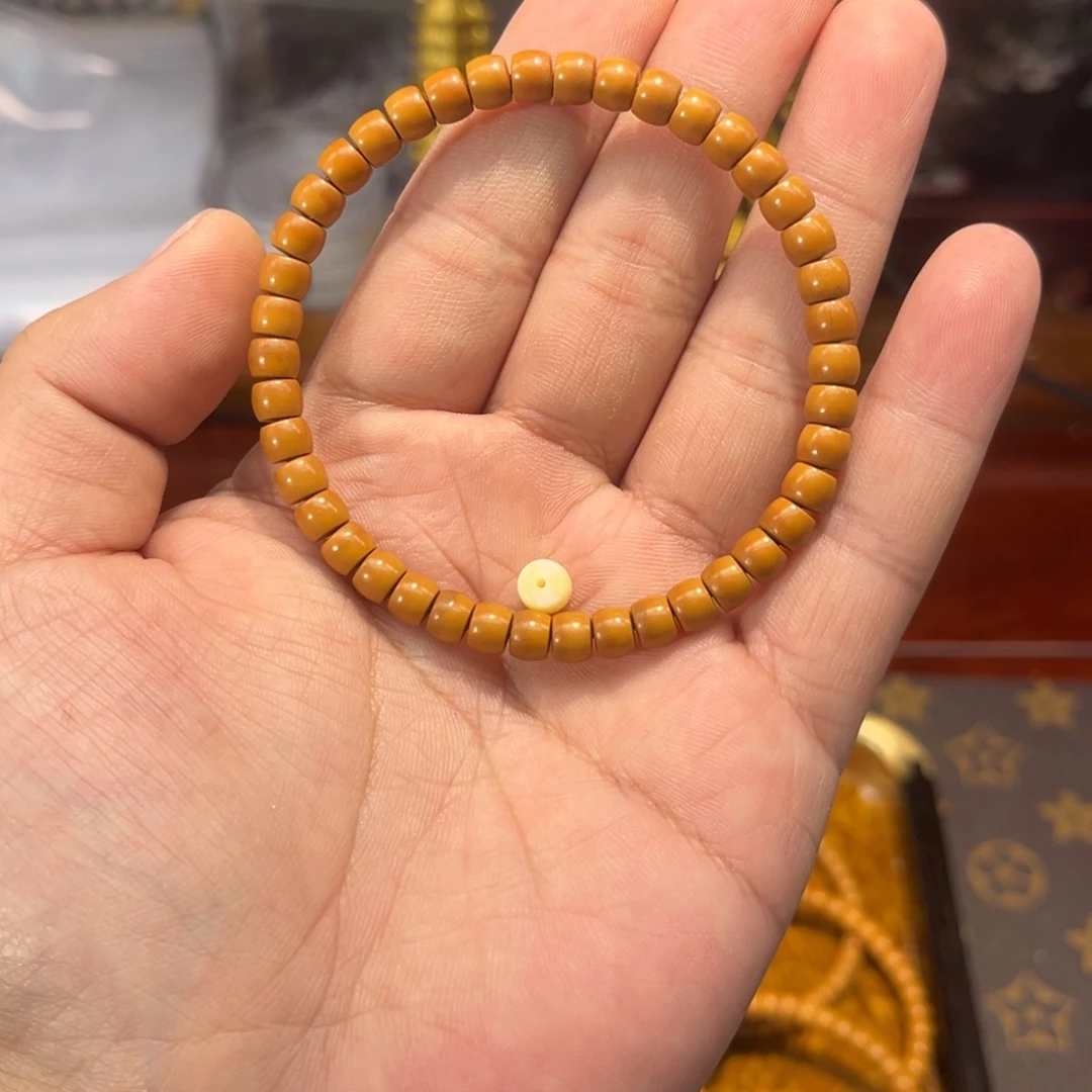 橄榄核吊坠0.56核尖手串