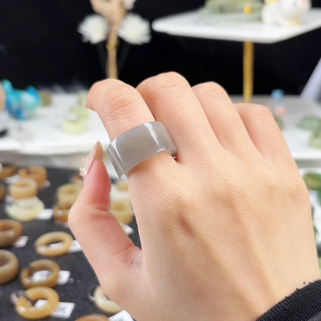 和田玉未镶嵌戒指P62烟灰直切17不退换