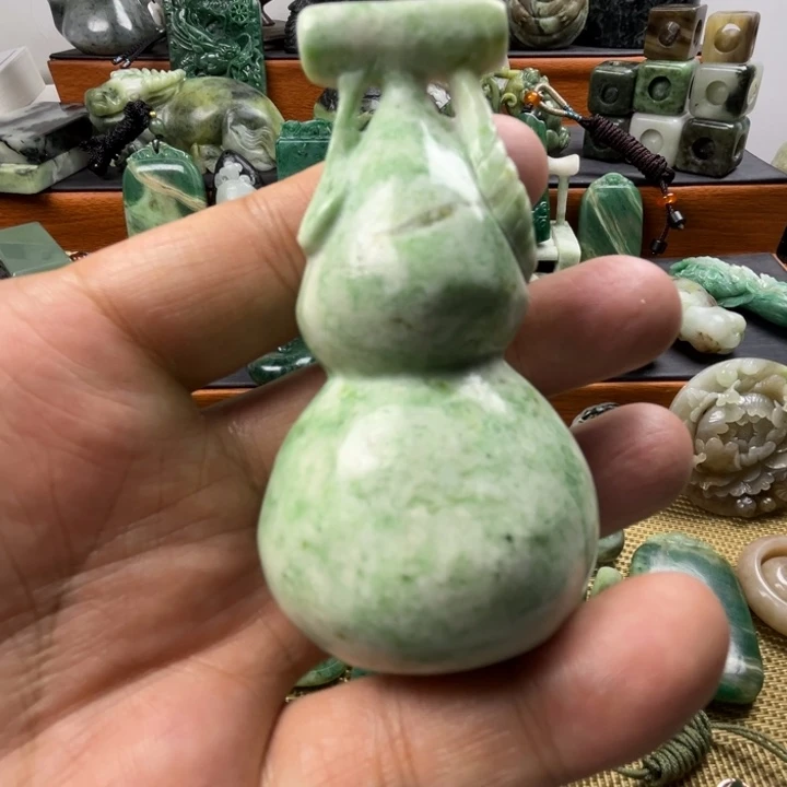 独山玉未镶嵌珠宝半成品