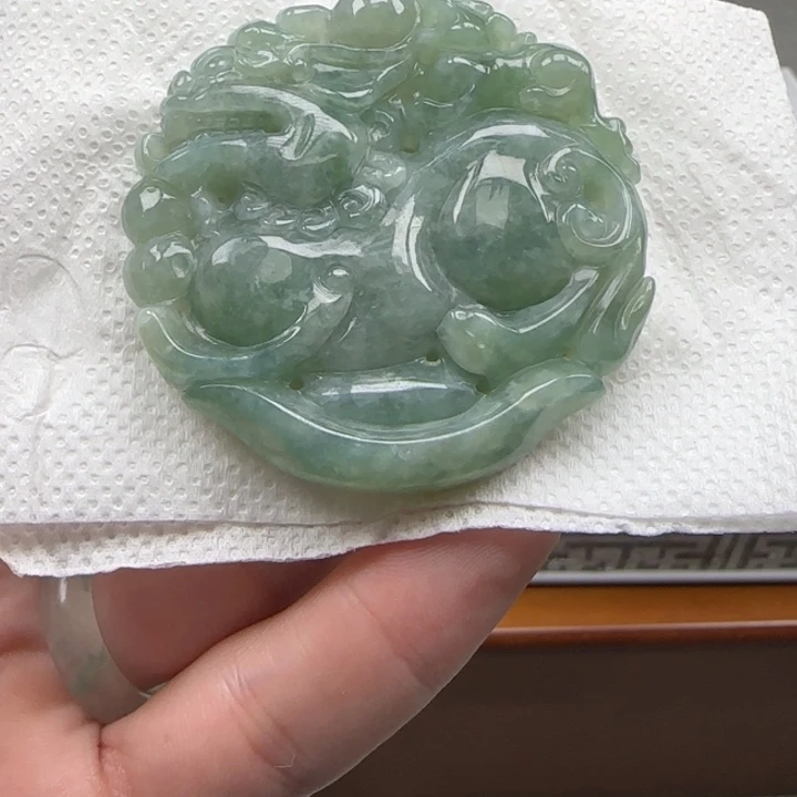 翡翠颈饰未镶嵌麒麟