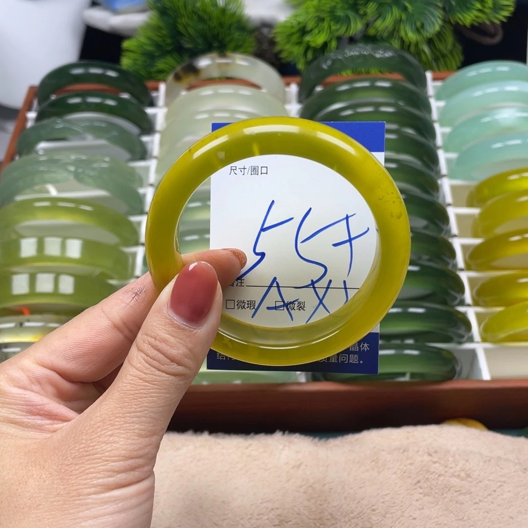 未镶嵌蛇纹石玉手镯流**年