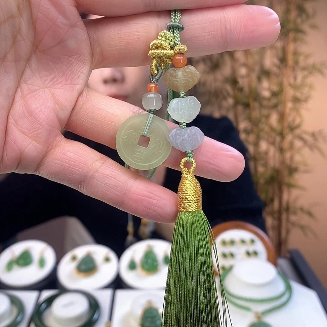 和田玉车挂未镶嵌