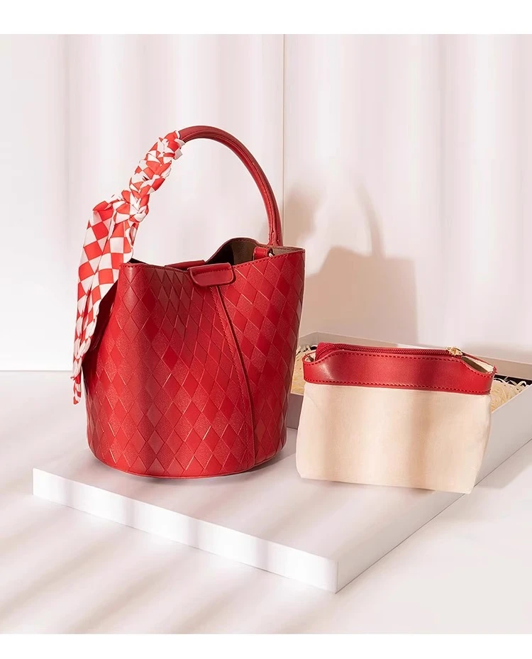水桶包女士时尚单肩单根磁扣斜挎包红色编织夏季韩版百搭手拎包