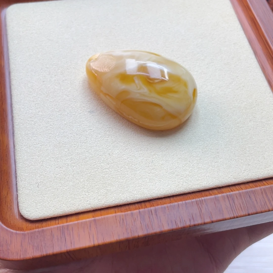琥珀颈饰未镶嵌蜜蜡水滴16.8克