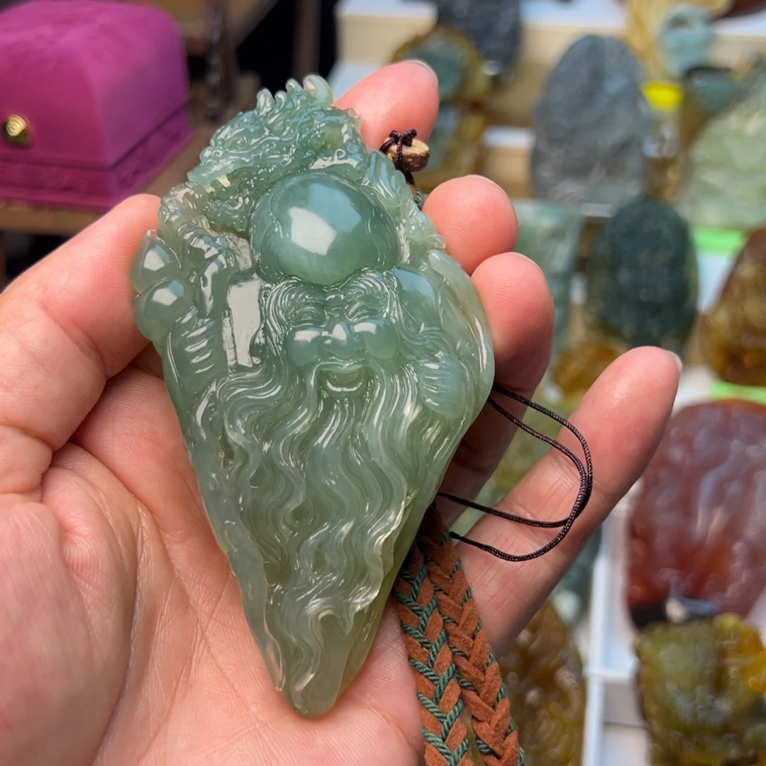 闲***人蛇纹石玉未镶嵌颈饰