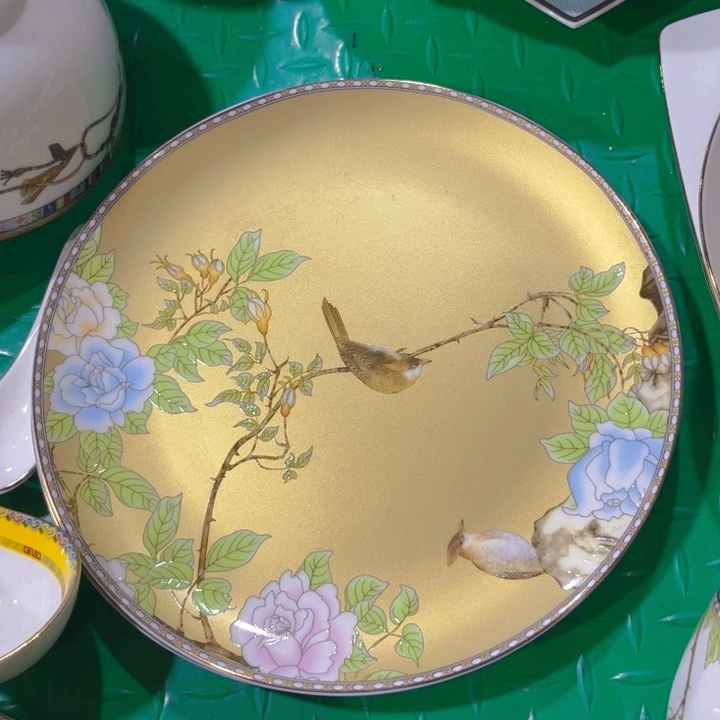 瓷片琴瑟大盘二个瑕疵明显