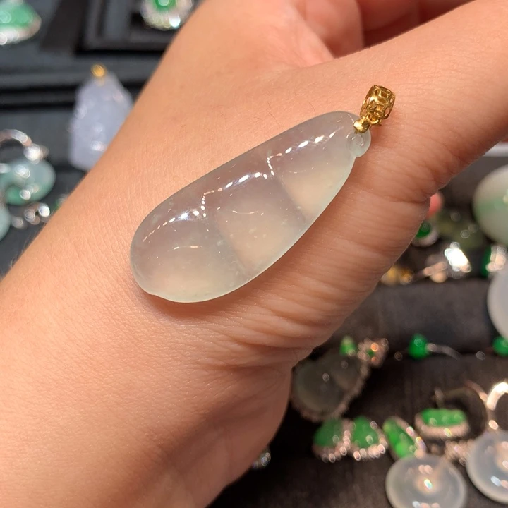 【闪购商品】颈饰18K金镶嵌翡翠翡翠