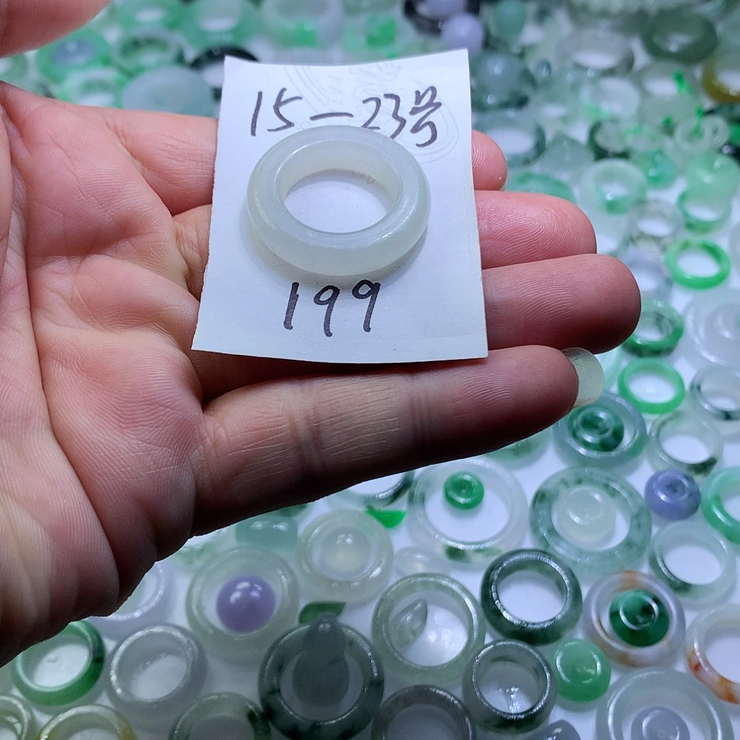 未镶嵌定制翡翠翡翠