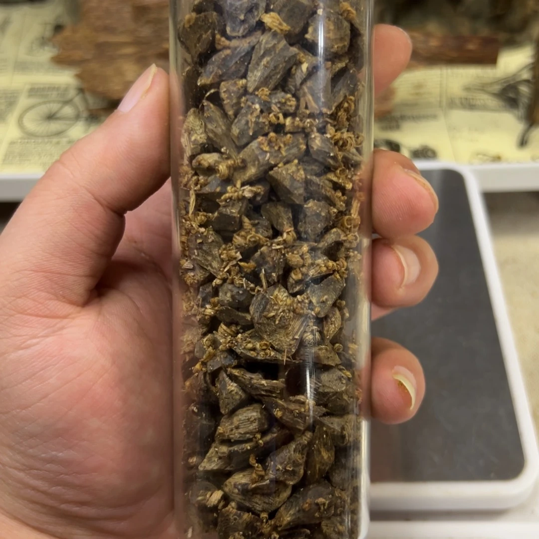 沉香沉香碎屑海南树丁老料部份沉水75克