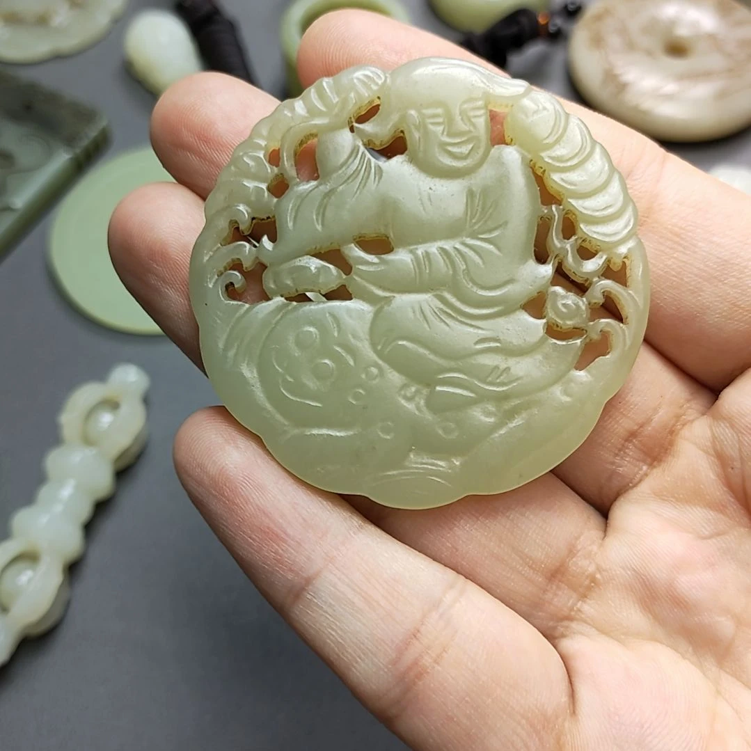 和田玉未镶嵌颈饰