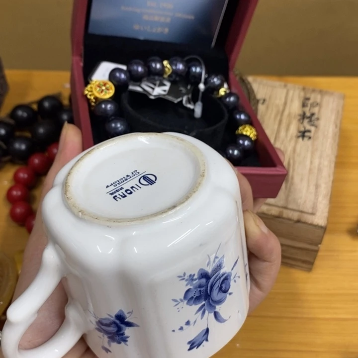 老***图瓷中古工艺品一件