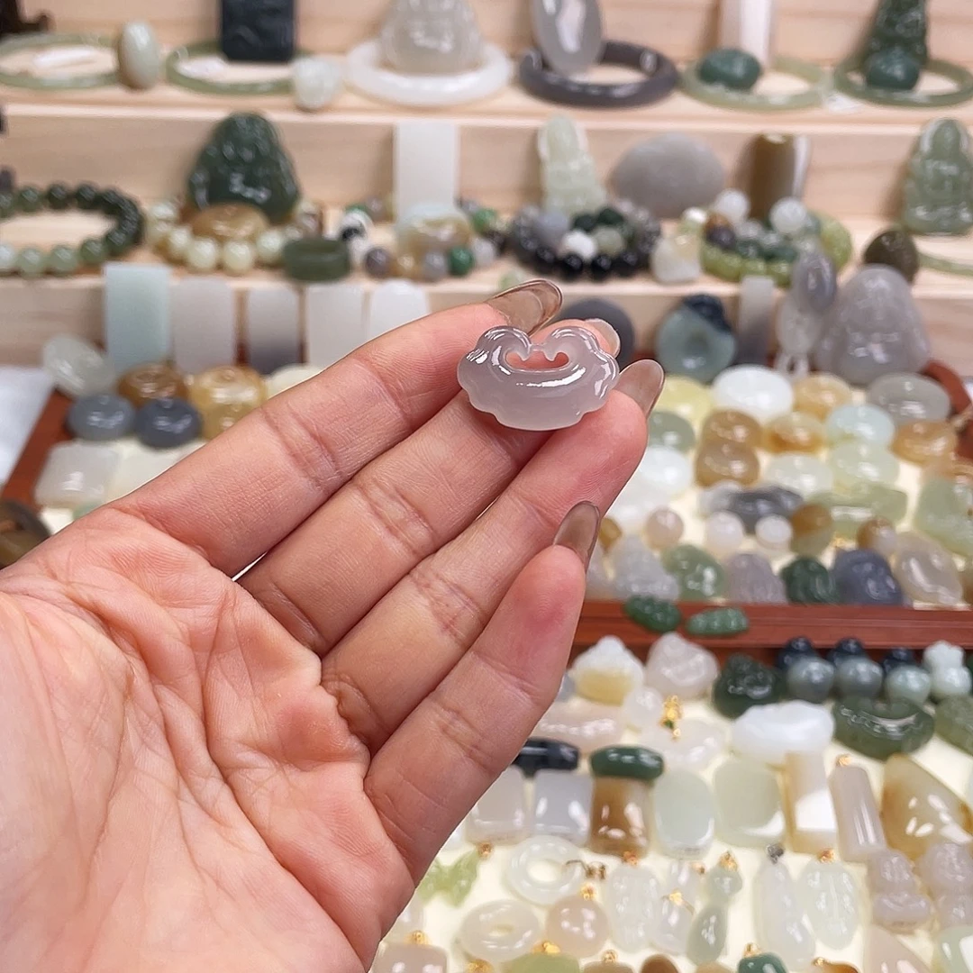 和田玉未镶嵌吊坠(赠链)