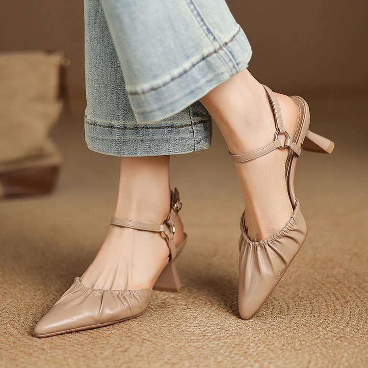 时尚复古尖头细跟包头凉鞋女褶皱简约气质通勤百搭2025年夏季新款
