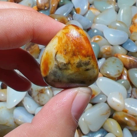 和田玉（糖玉）未镶嵌颈饰14克