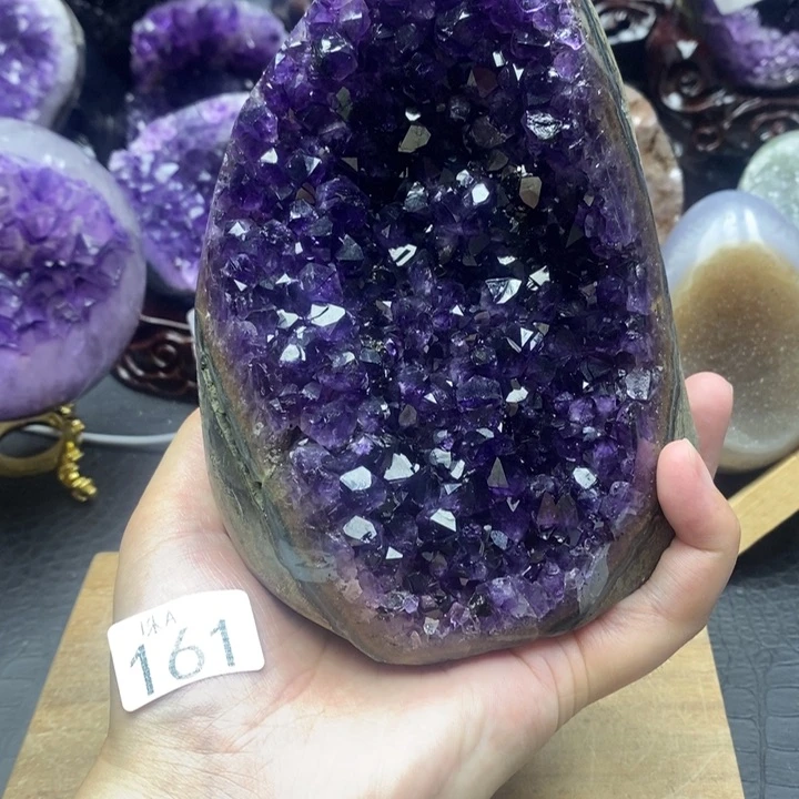 未镶嵌水晶大型摆件（非配饰）