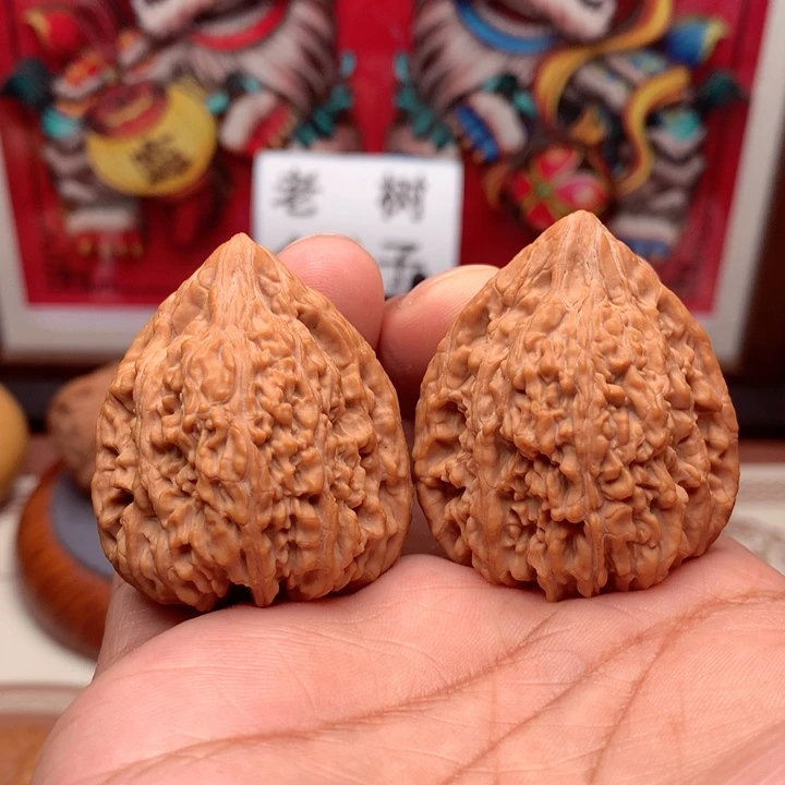 文玩核桃把件36顶尺金字塔10号，