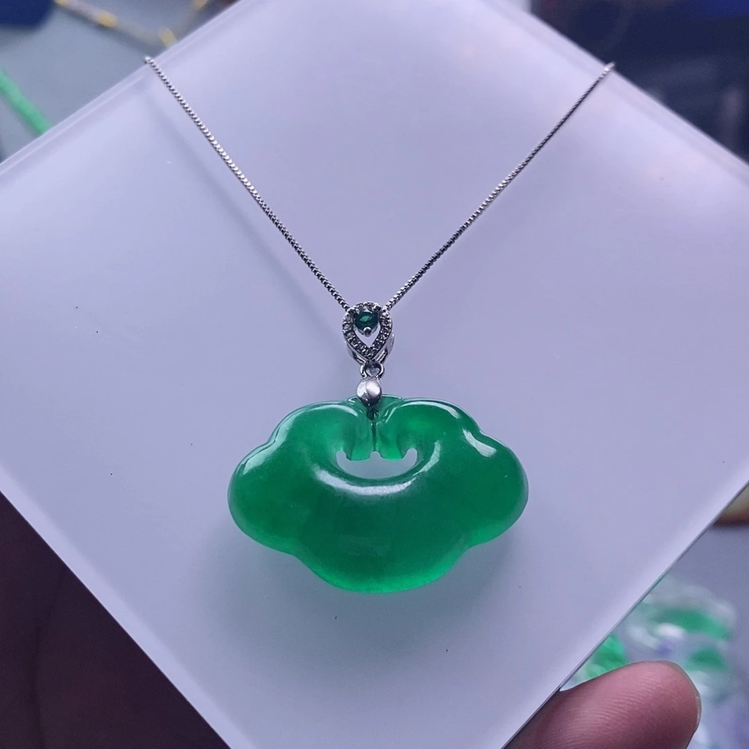 淺***殤翡翠未镶嵌吊坠(赠链)