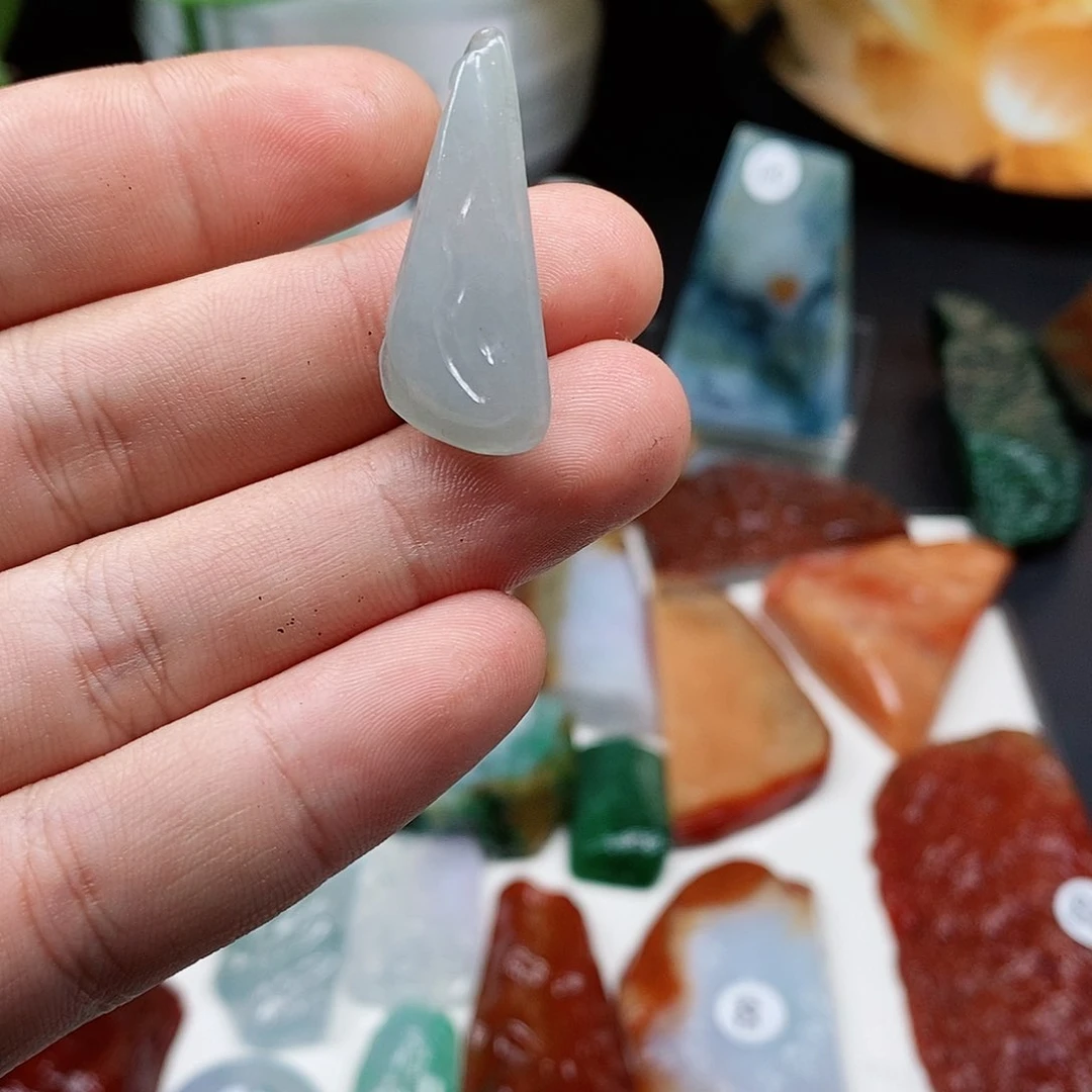 未镶嵌定制翡翠缅甸天然A货翡翠吊坠