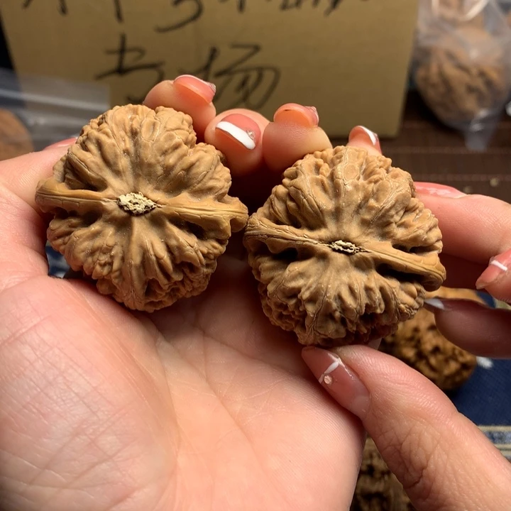 吊坠文玩核桃@***粗筋