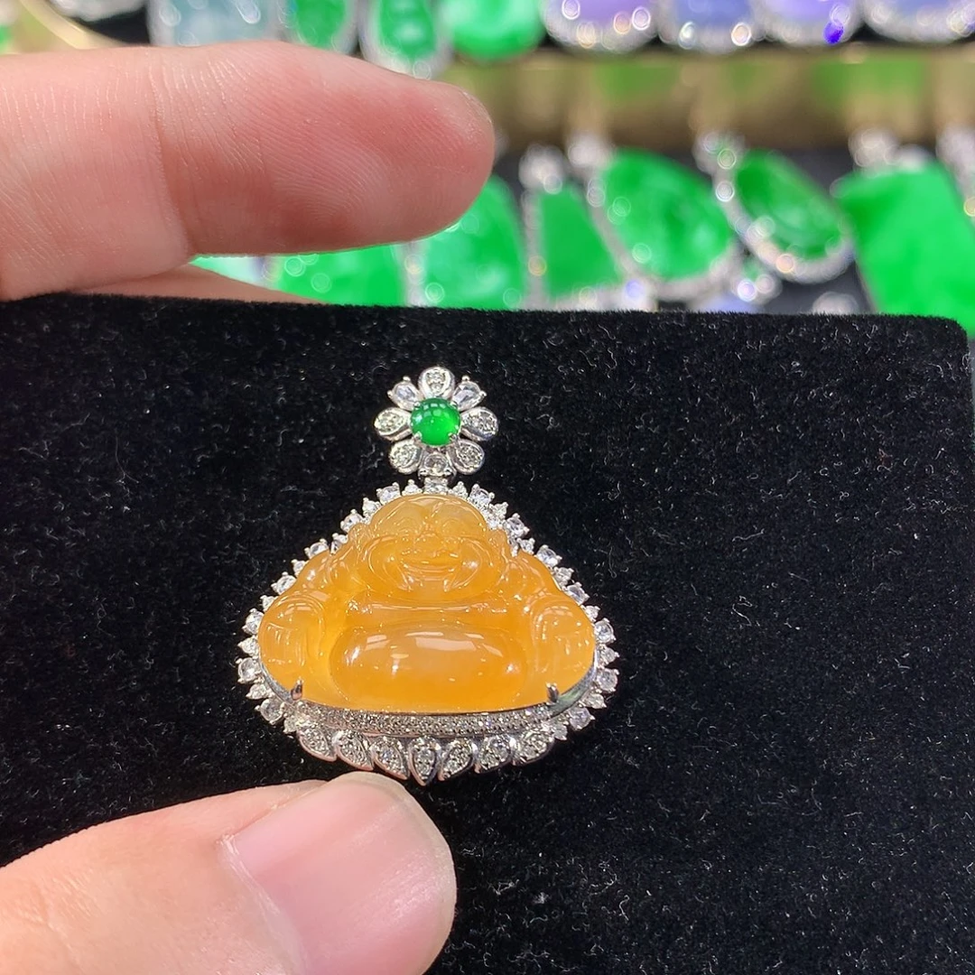 翡翠18K金镶嵌颈饰