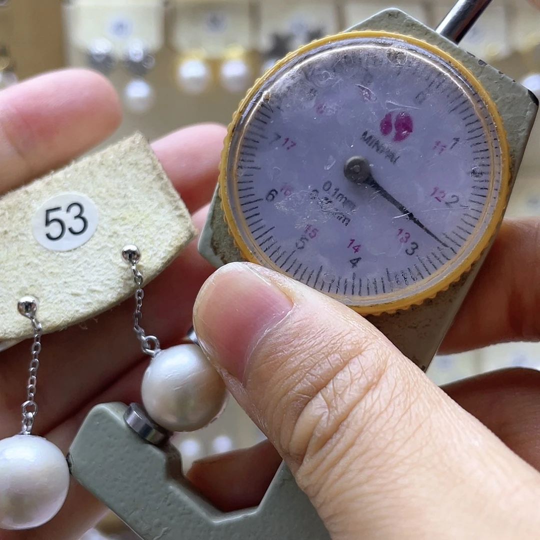 银S925镶嵌淡水珍珠耳饰