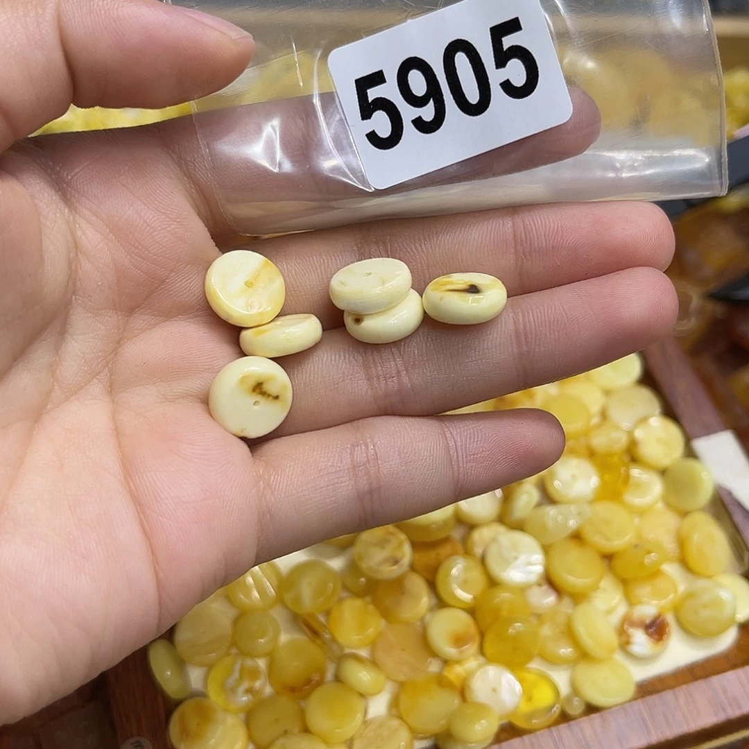細***流琥珀未镶嵌珠宝奇石