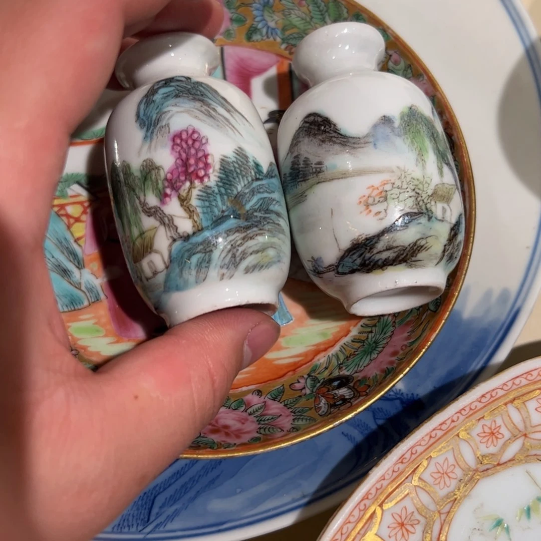 浩***宇粉彩开门小瓶没问题