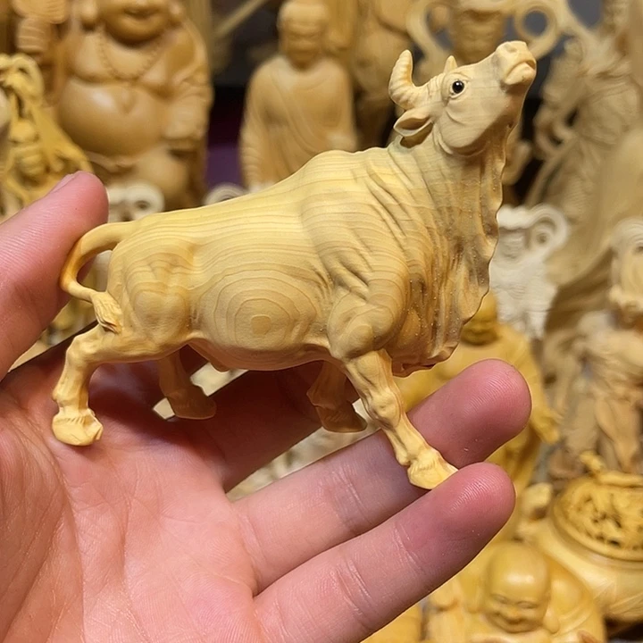 黄杨木瑕疵抬头牛