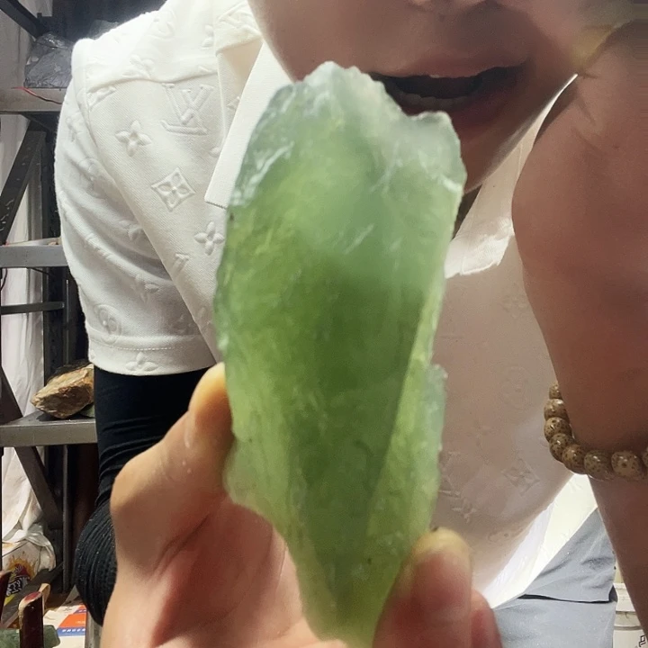 修***匠未镶嵌蛇纹石玉珠宝奇石9