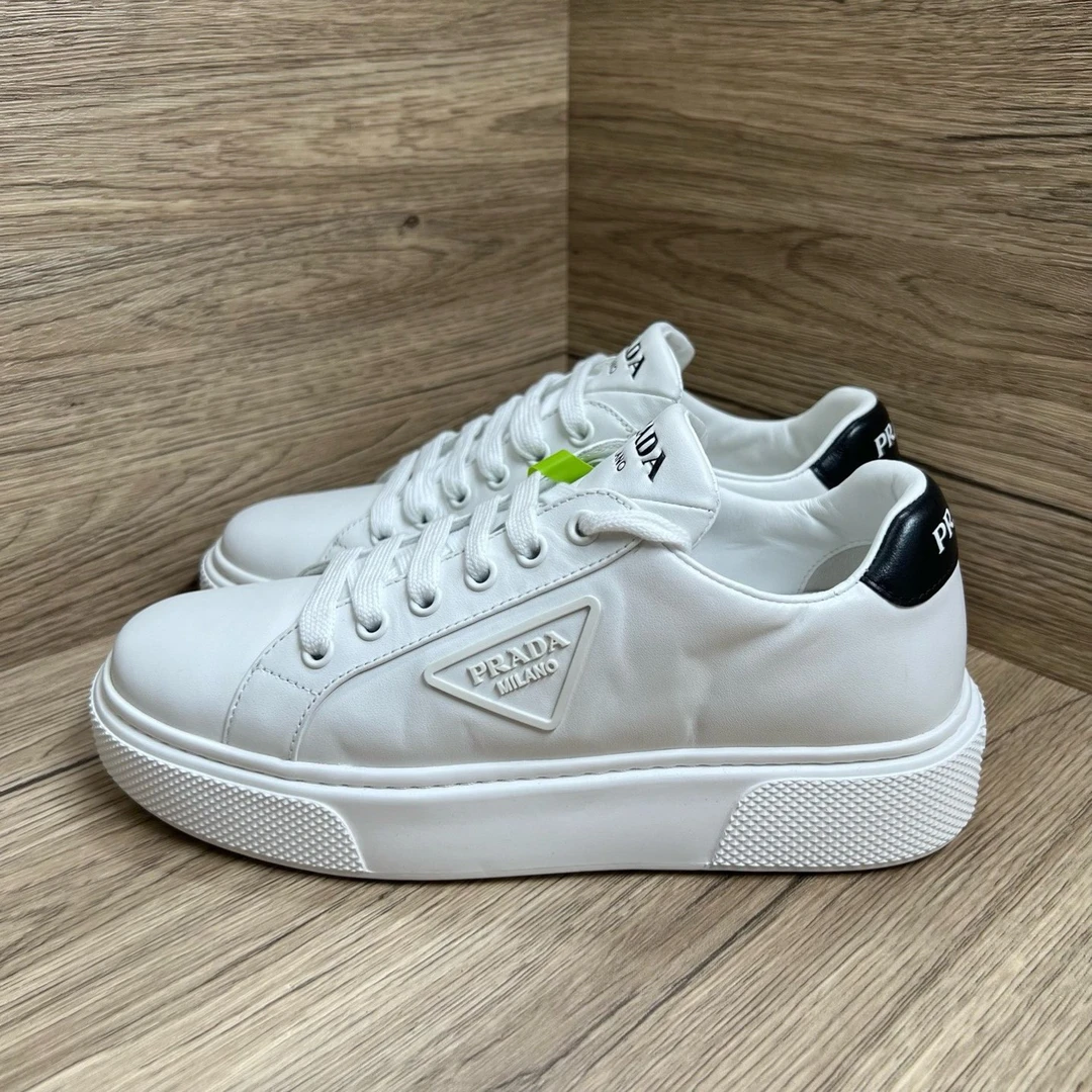 未使用 Prada/普拉达 黑尾三角标厚底小白鞋 36.5码