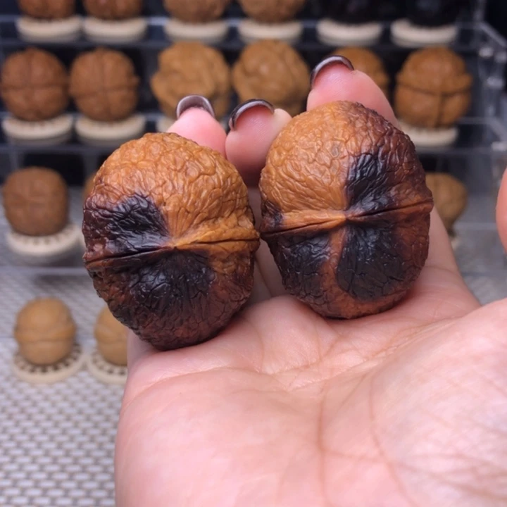 把件文玩核桃51号熊猫彩41尺