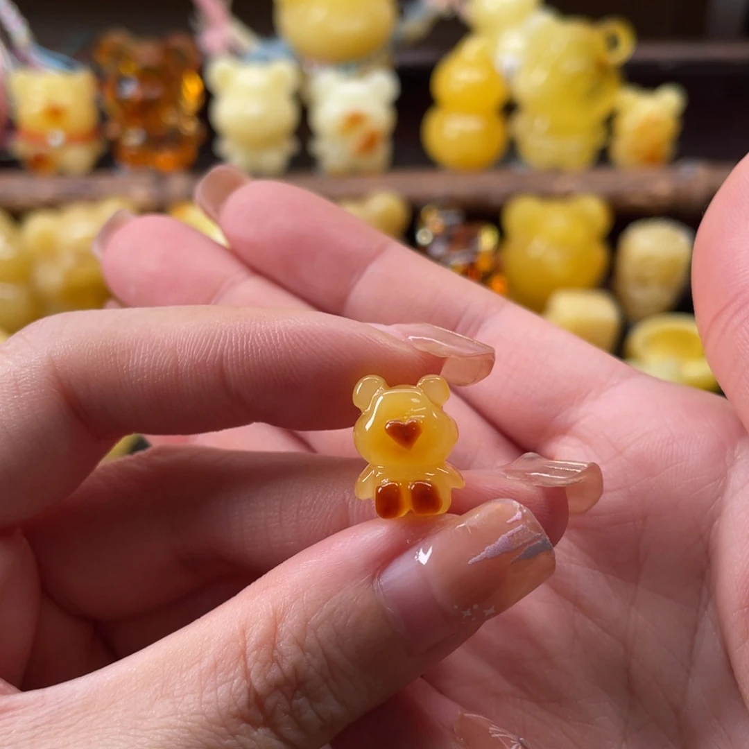 琥珀珠宝奇石未镶嵌王*妤