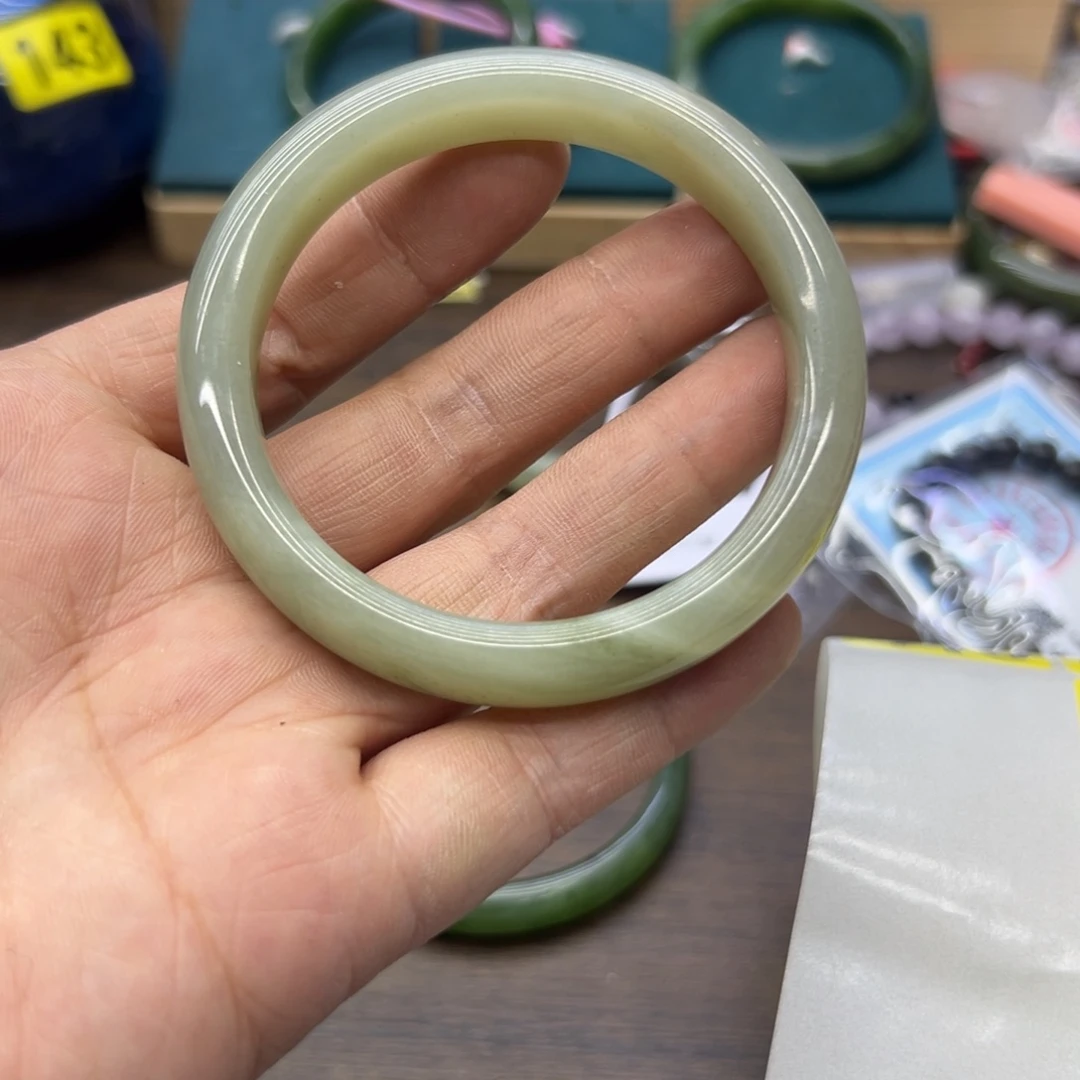 和田玉未镶嵌手镯57圈围413瑕