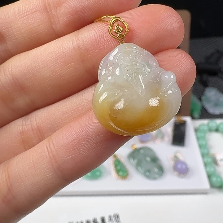 翡翠18K金镶嵌颈饰