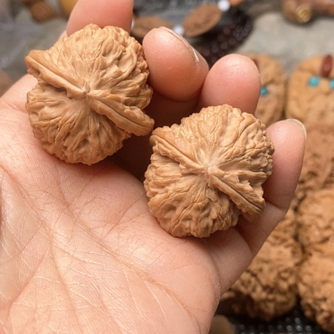 【闪购商品】文玩核桃把件全品三角白35