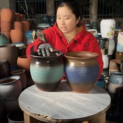 口19高20瑕疵两个盆。