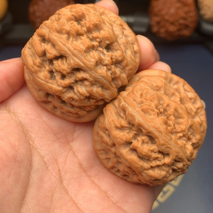 J***.文玩核桃把件46全品球体大粗筋