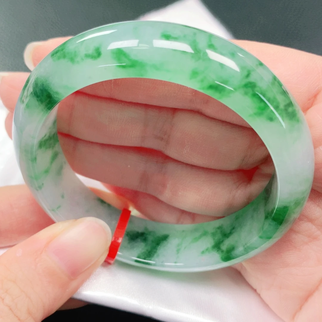 翡翠手镯未镶嵌53圈