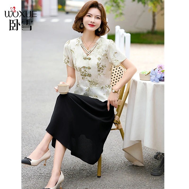 妈妈端庄大气连衣裙夏季2025新款中老年女夏装洋气新中式短袖裙子