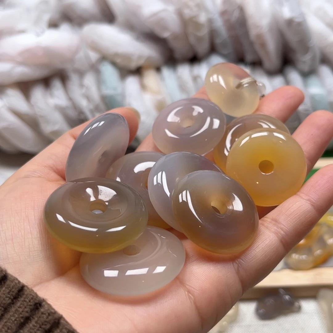 玛瑙/玉髓手镯未镶嵌王*菠1