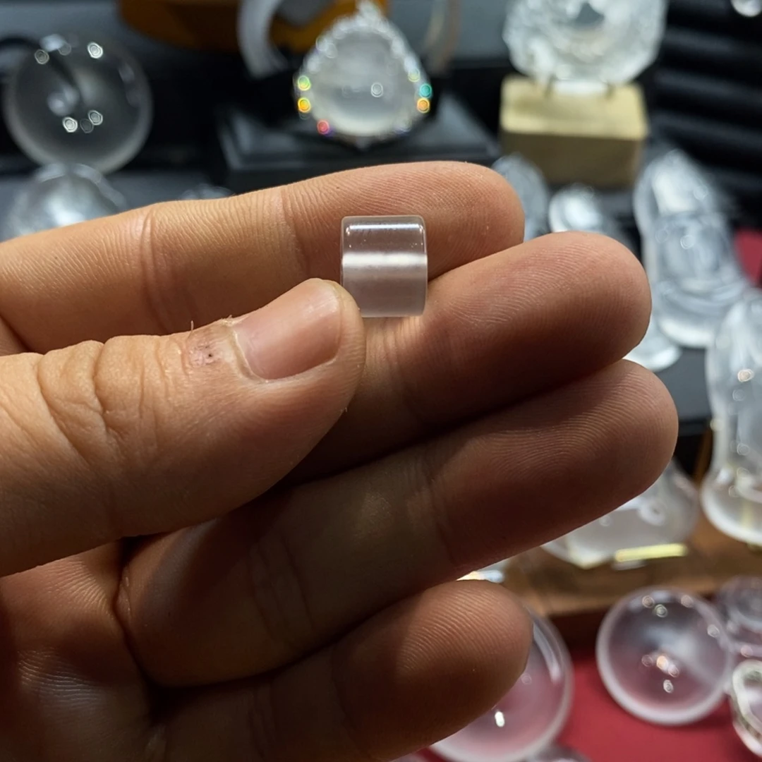 石英质玉吊坠未镶嵌土****吃