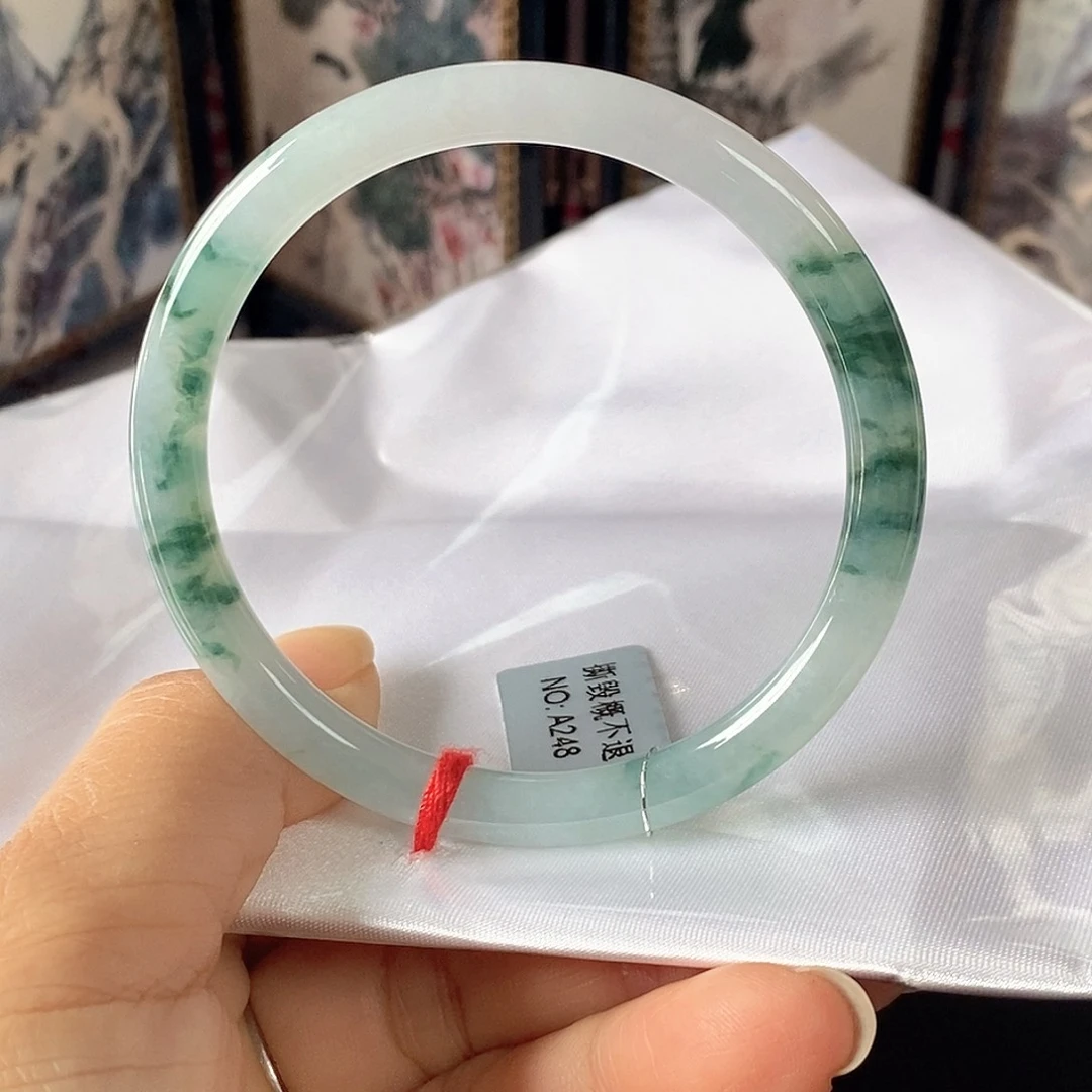 翡翠未镶嵌手镯54