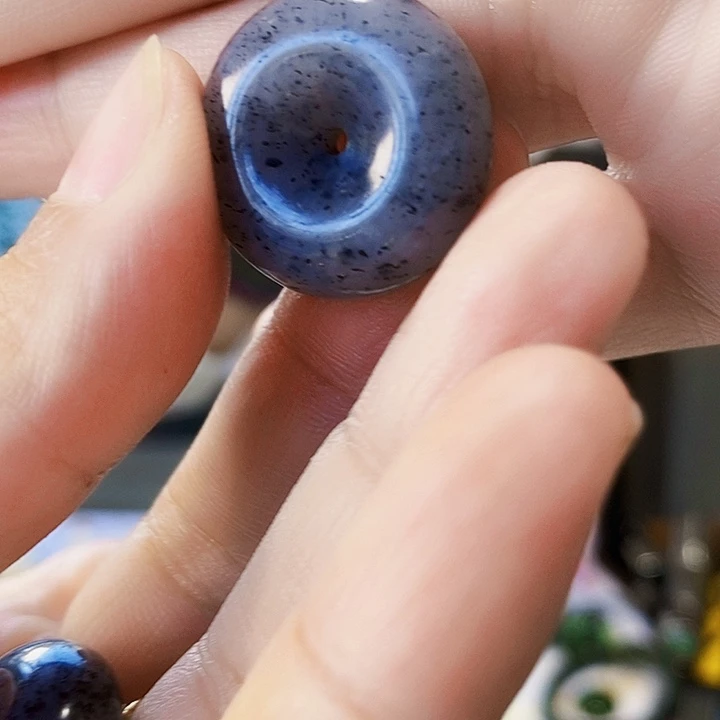 艾***珀翡翠未镶嵌颈饰青花