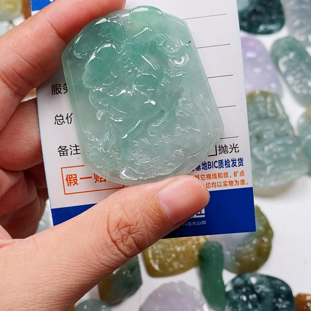 颈饰未镶嵌翡翠马