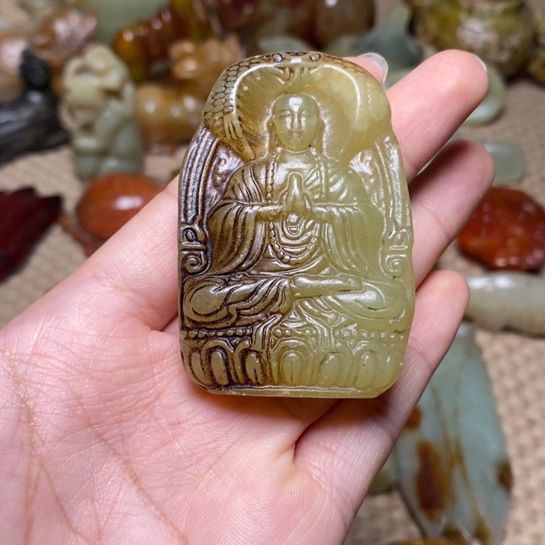 蛇纹石玉未镶嵌颈饰