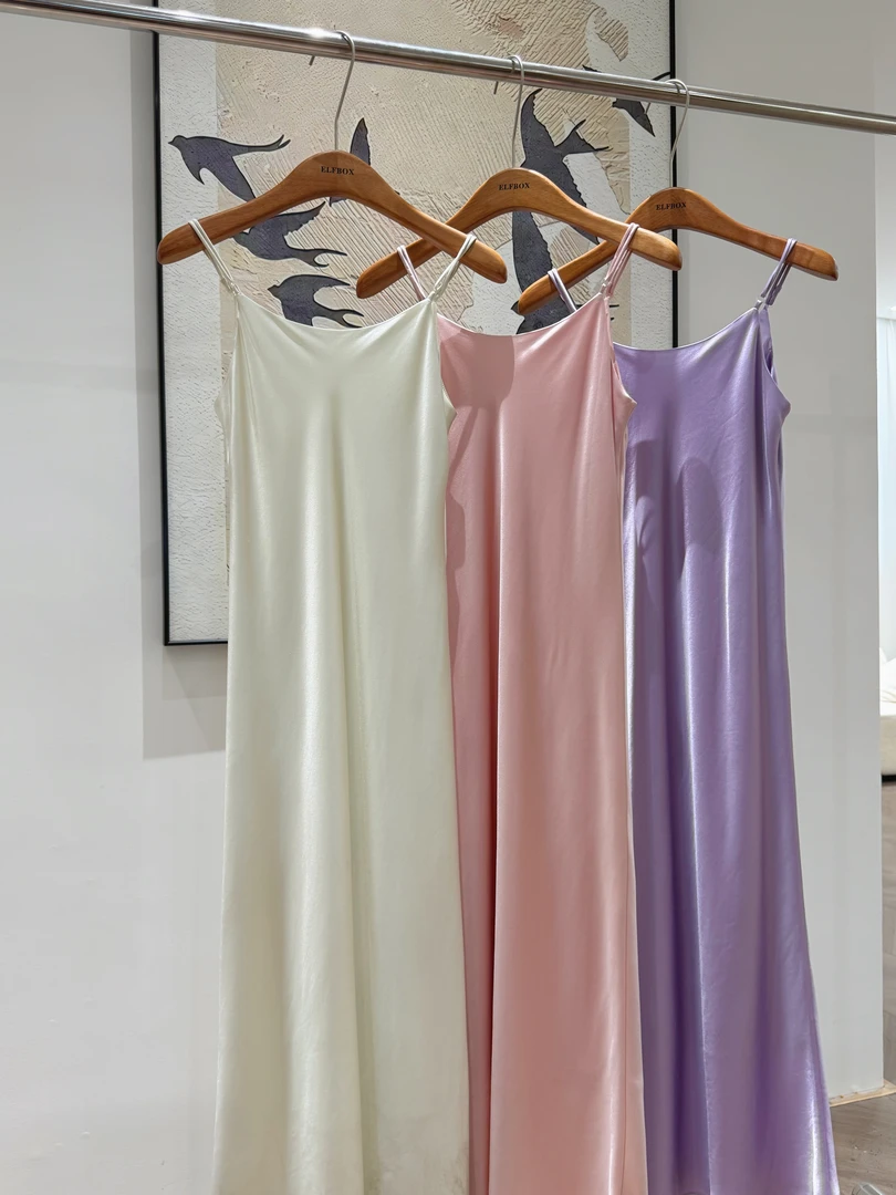 知知推荐 时尚气质性感显瘦小众轻奢宽松优雅名媛无袖吊带裙5976