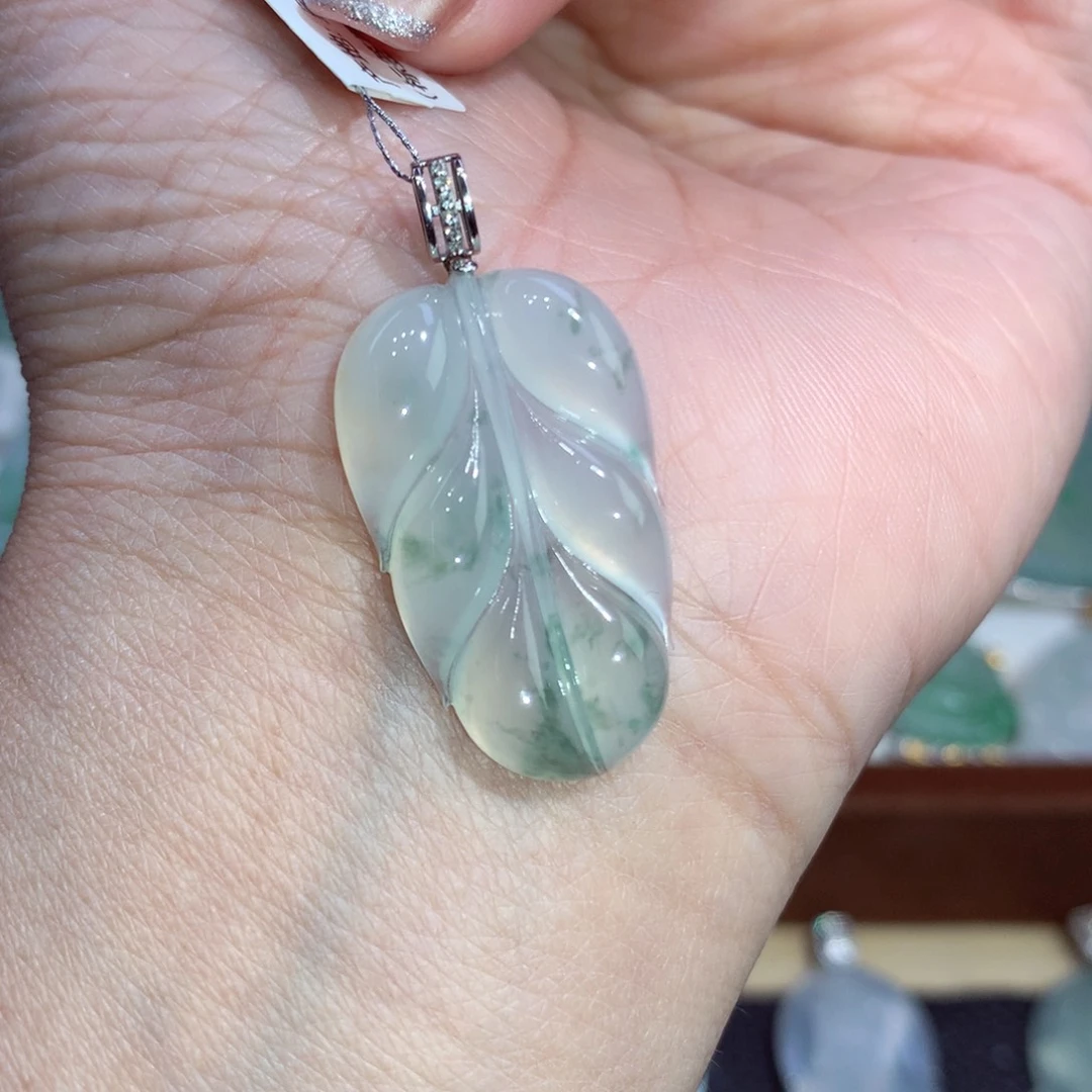 吊坠(不含链)18K金镶嵌翡翠叶子