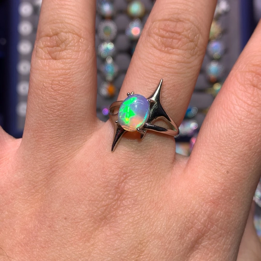 银S925镶嵌欧泊戒指